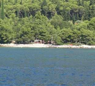 Die Beach Bar vom Meer gesehen