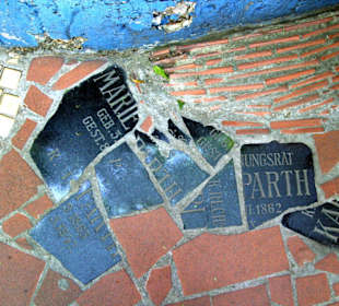 Kunst auf dem Pflaster der Terrasse