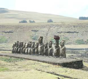 Моаи с острова Пасхи.