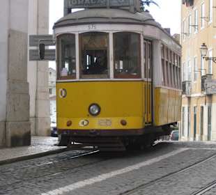 Gelbe Straßenbahnen von Lissabon