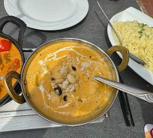 Spezial Karahi Murgh (61) und Chicken Shahi Korma