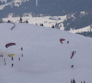 Gleitschirmflieger am Start