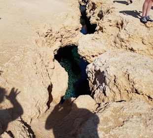 Erdspalte nach einem Erdbeben