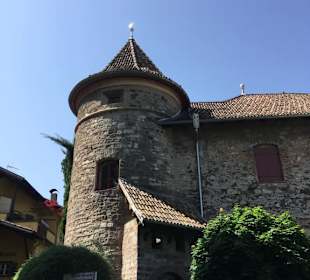 Ein Anwesen am Wegesrand