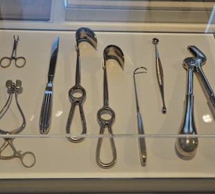 Chirurgische Instrumente im Museum