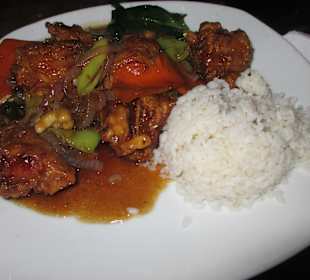 Hühnchen devilled mit Reis