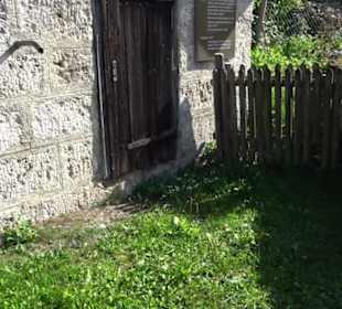 Brunnenhaus mit Quelle Lonsingen