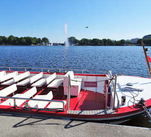 Ausflugsschiffe auf der Binnenalster