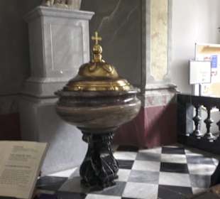 Katholische Hofkirche