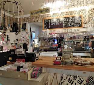 Die Theke im Café Zuckerstück