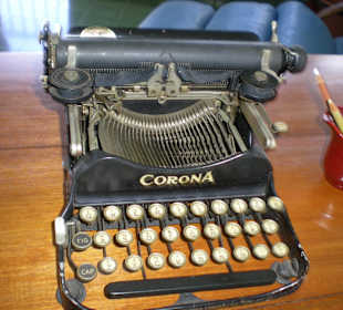 Seine Schreibmaschine