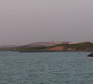 Ferrari World vom Strand