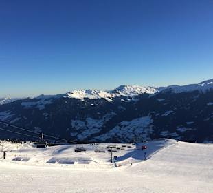 Ski fahren im Skigebiet Hochzillertal