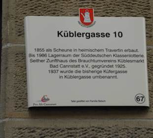 Hinweisschild auf den heimischen Travertinmarmor