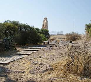 Sehr gute Wanderwege hinauf zum Denkmal