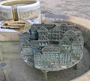 Brunnen im Zentrum kurz vor Altstadt