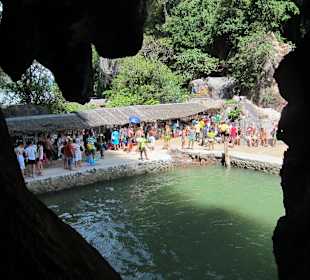 Touri-Ansturm am James Bond Felsen
