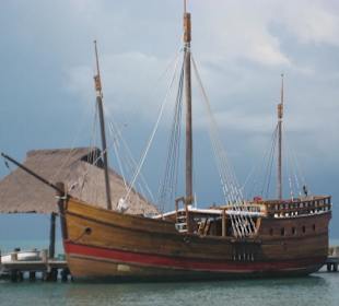 Ausflugs-Piratenschiff nach Isla Contoy