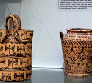 Tongefäße mit Doppelaxt; 1500 - 1450. v.Chr. 