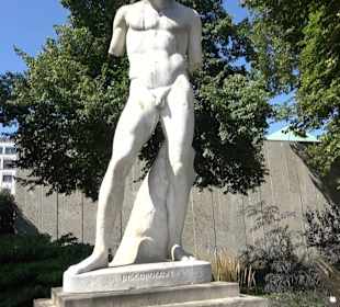 Statuen am Schlossplatz