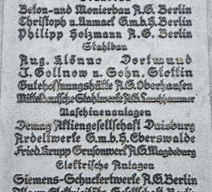 Erklärungen an der rechten Seite