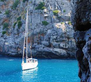 Yacht vor der Cala de Sa Calobra