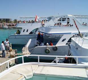 Ein Bootsausflug mit nur 10 Leuten