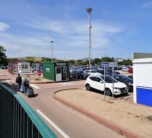 Parkflächen der Autovermietungen am Airport