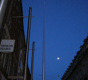 Lo spire by night