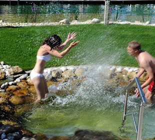 Kneippbecken beim Reischlhof - Chill-Out-Garten