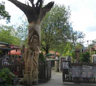 Der Eingang zum Biergarten vom Schießhaus