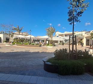 Festival Park Outlet Center