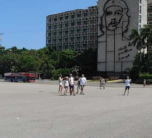 Panoramabild vom Platz der Revolution