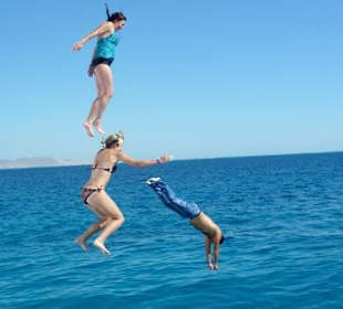 ...und noch ein Sprung ins Meer