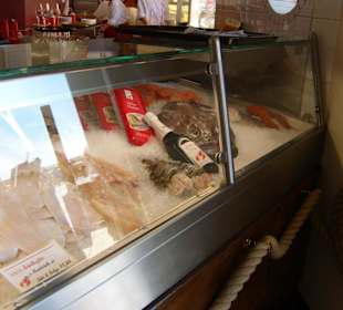 Die Auslage und Kühlung.