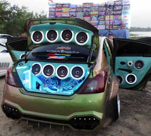 Ein Nissan ein Lautsprecher