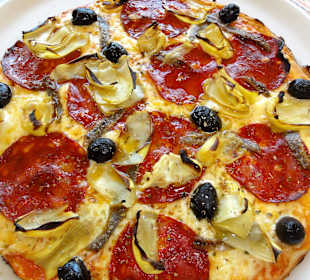 Pizza Calabria in Caruso`s Pizza-Eck