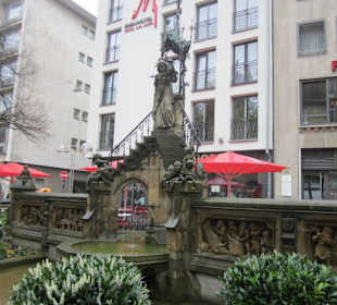 Kölner Altstadt Heinzelmännchenbrunnen