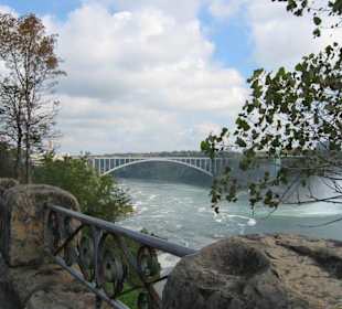 Niagara Falls - Brücke zwischen den USA und Kanada