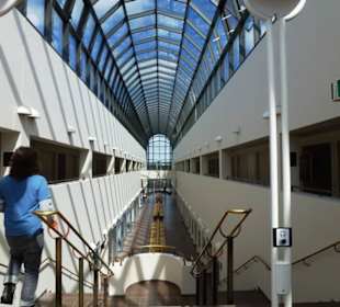 Glastunnel von innen