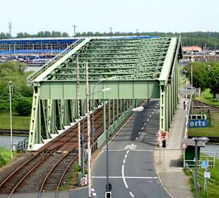 Blick über die Drehbrücke an der Nordschleuse