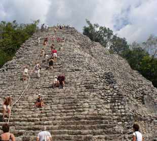 Ruiny budowli majów