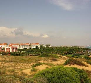 Gündogdu auf den Dünen oben