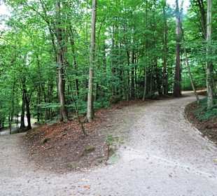 Spaziergang durch den Schlosspark Fantaisie