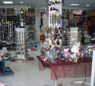 Eines der Einkaufszentren von innen