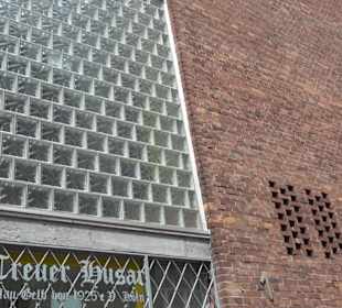 Haus Treuer Husar Blau-Gelb