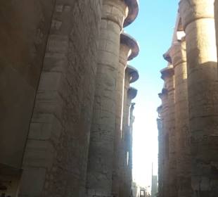 Säulen im Tempel von Karnak