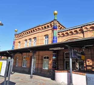 Außenansicht des Hundertwasser Bahnhof Uelzen