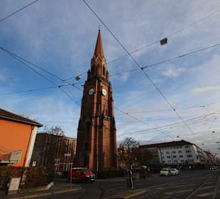 Der frei stehende Turm