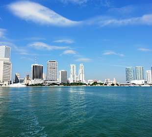 Skyline vom Wasser her